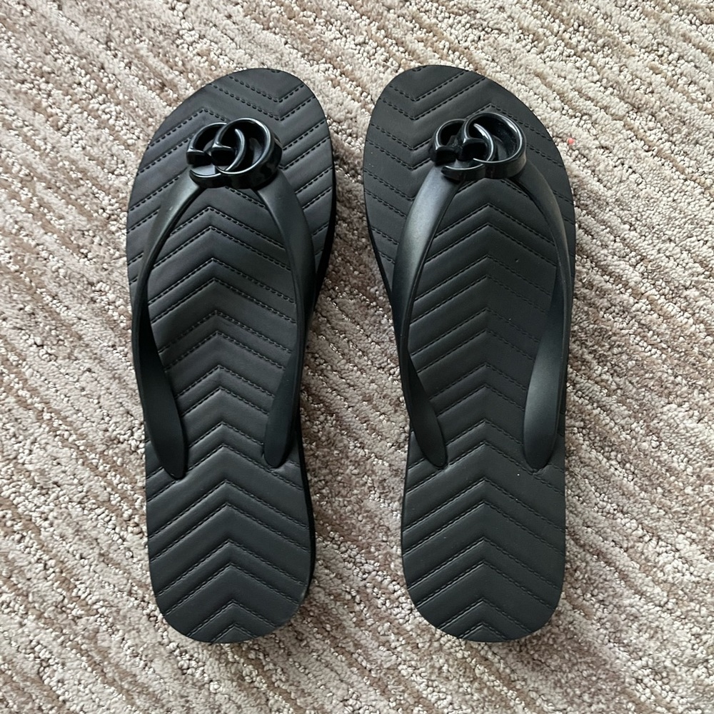 GUCCI Pascar GG Platform Flip Flop
